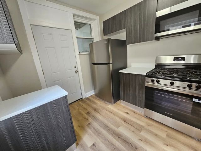 11320 S Edbrooke Avenue 2, Chicago, IL 60628