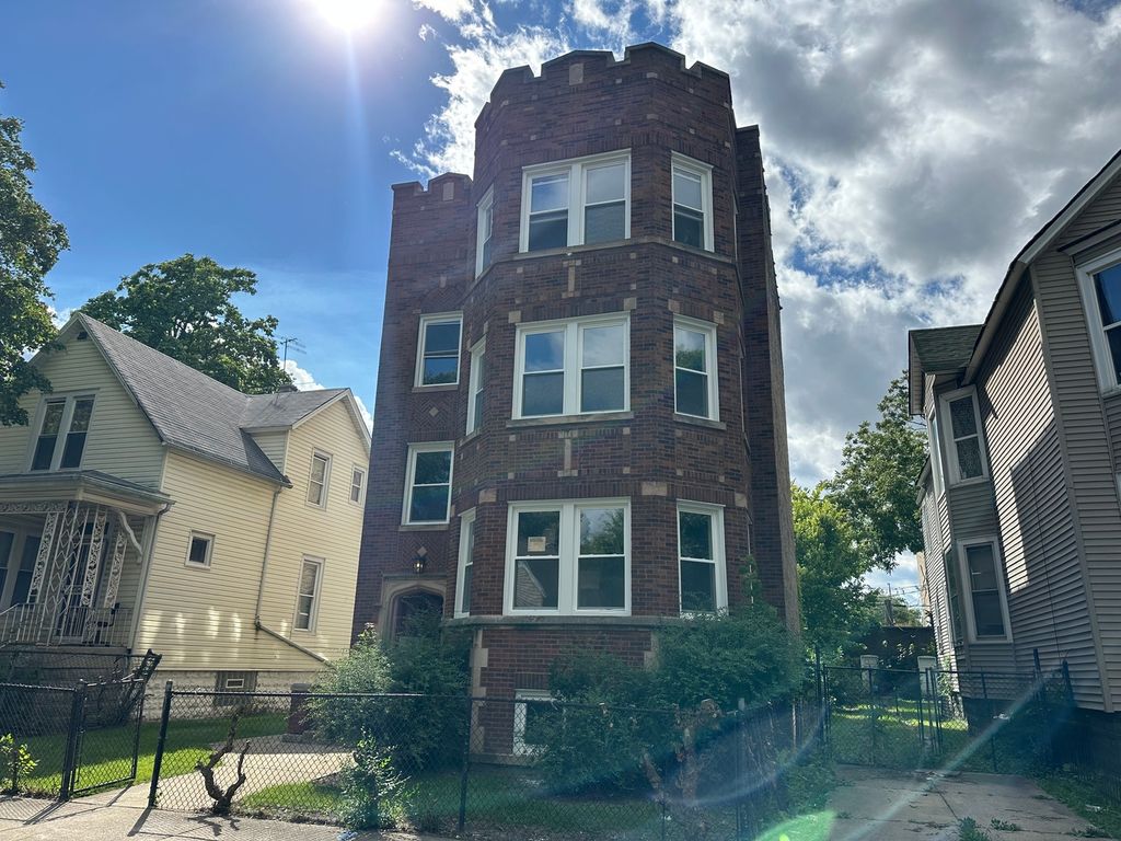 11320 S Edbrooke Avenue 2, Chicago, IL 60628