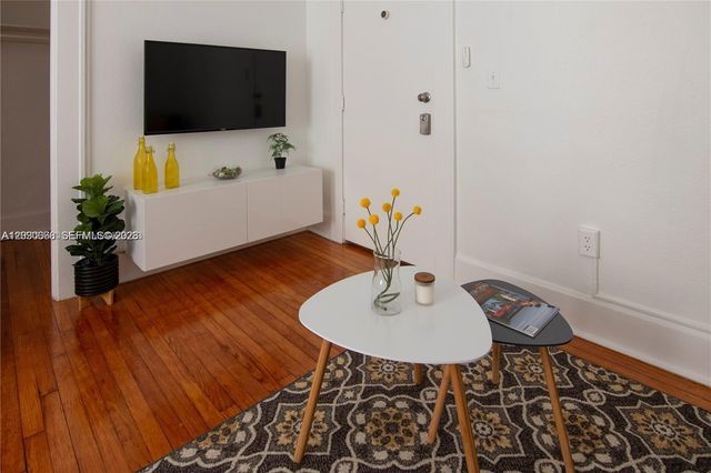 124 Mendoza Avenue 9, Coral Gables, FL 33134