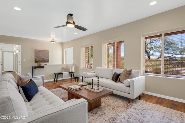 1621 E Placita Pluma, Tucson, AZ 85718