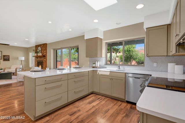 1621 E Placita Pluma, Tucson, AZ 85718