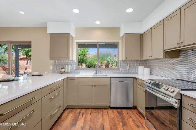 1621 E Placita Pluma, Tucson, AZ 85718