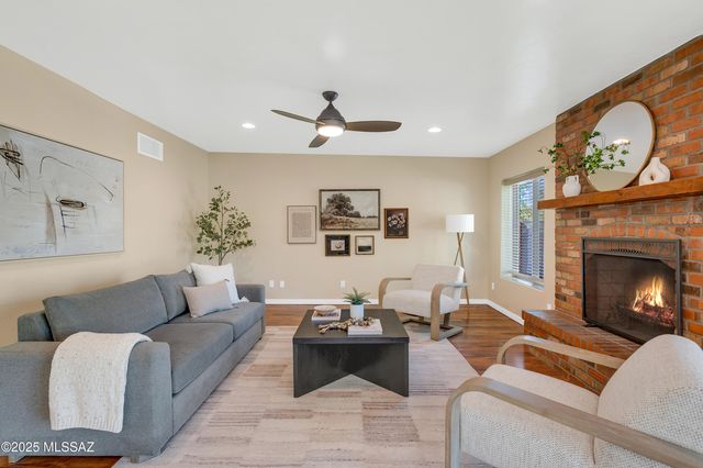 1621 E Placita Pluma, Tucson, AZ 85718