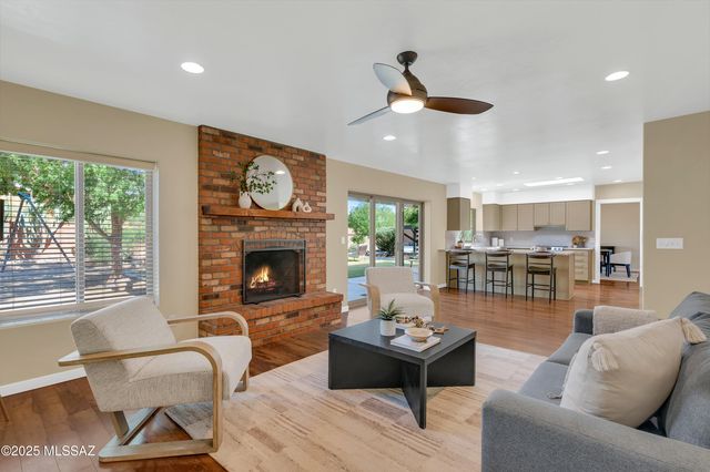 1621 E Placita Pluma, Tucson, AZ 85718