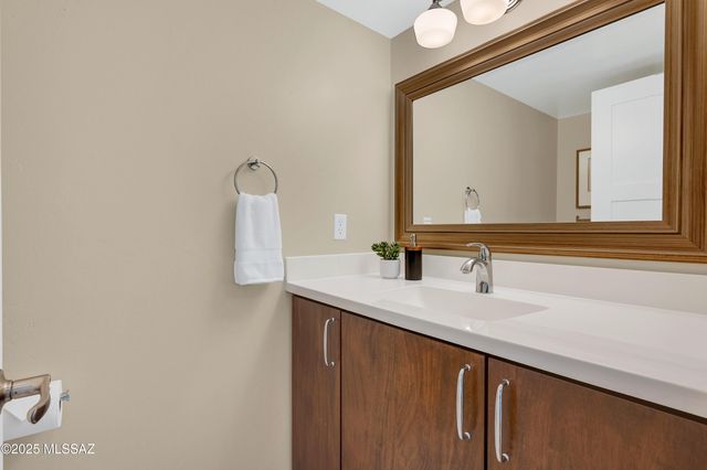 1621 E Placita Pluma, Tucson, AZ 85718