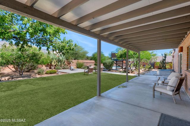 1621 E Placita Pluma, Tucson, AZ 85718
