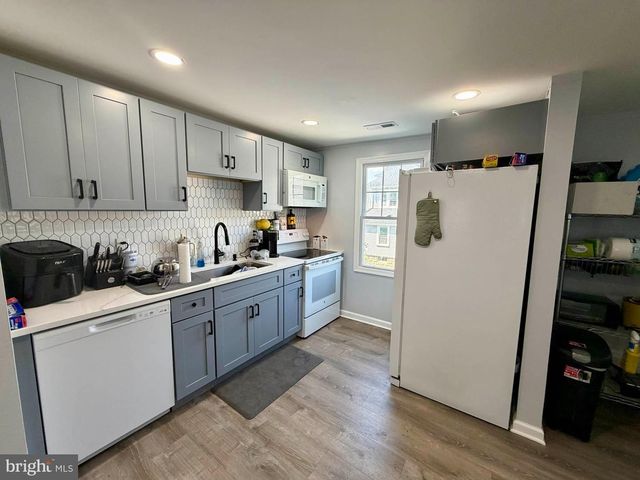 405 CENTRAL AVE, Baltimore, MD 21204