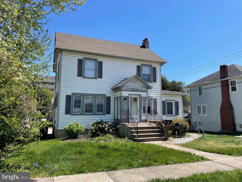 Image 2 of property listing at 405 CENTRAL AVE, Baltimore, MD 21204