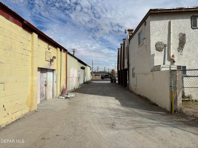 7308-7310 S Alameda Drive, El Paso, TX 79915