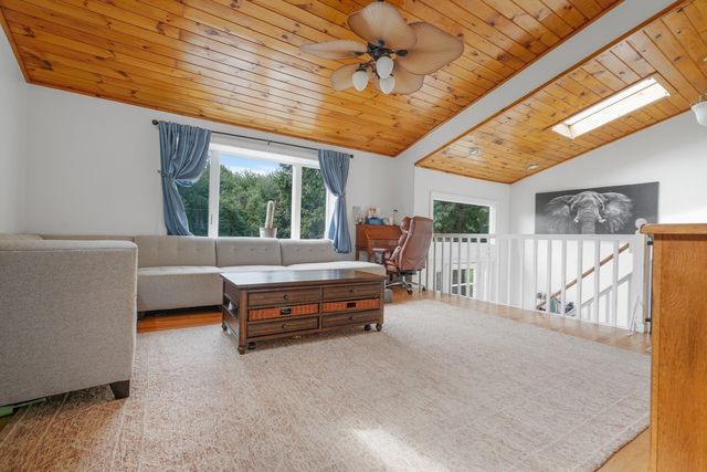 37 Slade St, Swansea, MA 02777