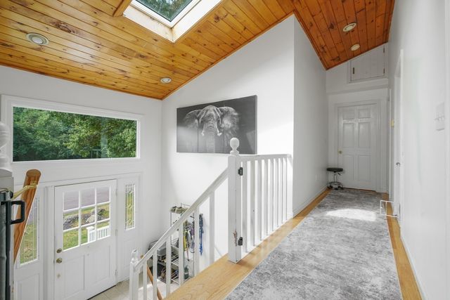 37 Slade St, Swansea, MA 02777