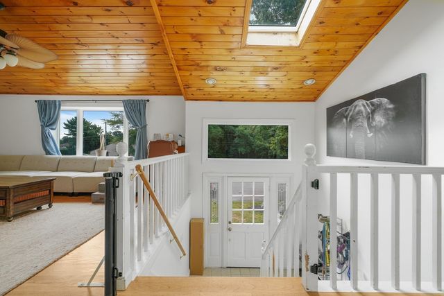 37 Slade St, Swansea, MA 02777