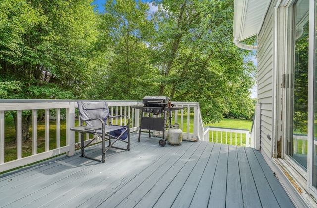 37 Slade St, Swansea, MA 02777