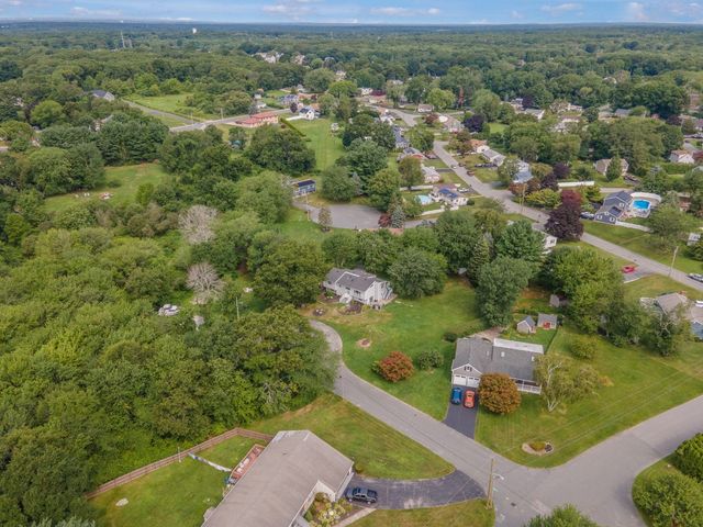 37 Slade St, Swansea, MA 02777