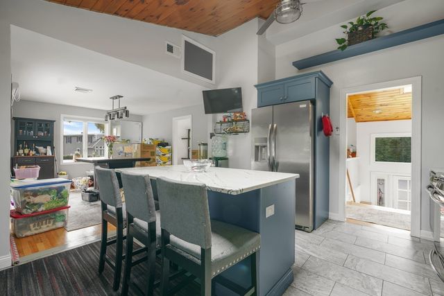 37 Slade St, Swansea, MA 02777