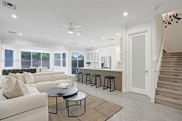 453 SW 5th Ave, Fort Lauderdale, FL 33315