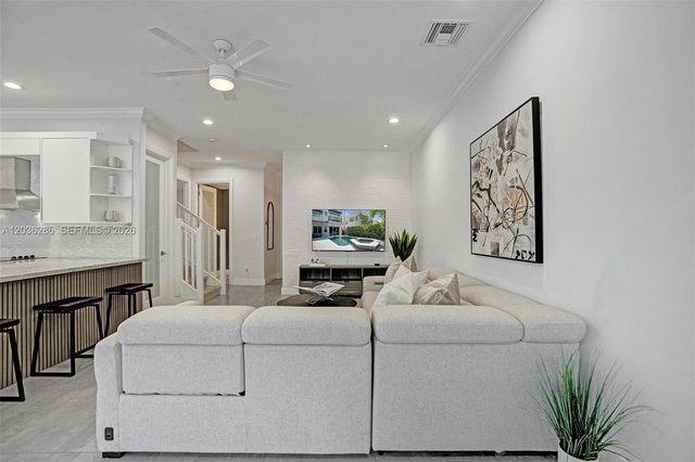 453 SW 5th Ave, Fort Lauderdale, FL 33315