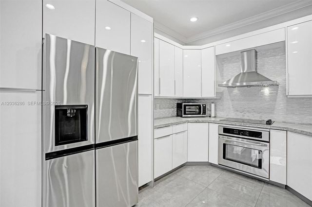 453 SW 5th Ave, Fort Lauderdale, FL 33315