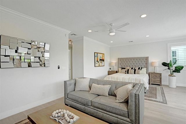 453 SW 5th Ave, Fort Lauderdale, FL 33315