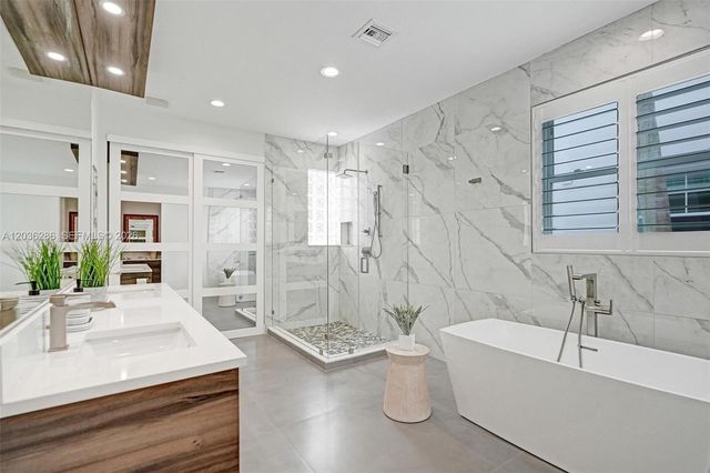 453 SW 5th Ave, Fort Lauderdale, FL 33315