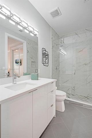453 SW 5th Ave, Fort Lauderdale, FL 33315