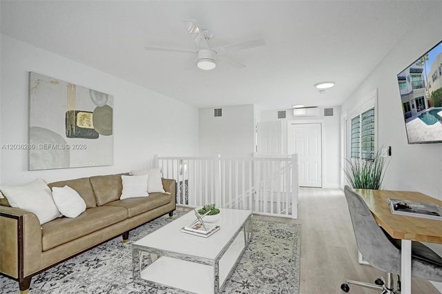 453 SW 5th Ave, Fort Lauderdale, FL 33315