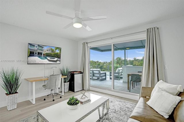 453 SW 5th Ave, Fort Lauderdale, FL 33315
