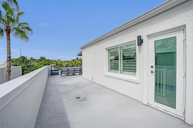 453 SW 5th Ave, Fort Lauderdale, FL 33315