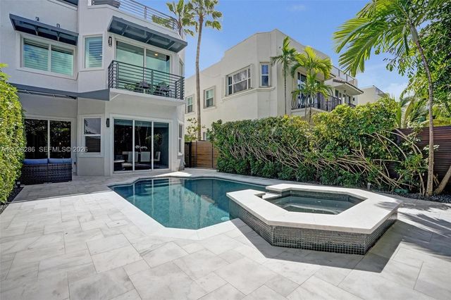 453 SW 5th Ave, Fort Lauderdale, FL 33315