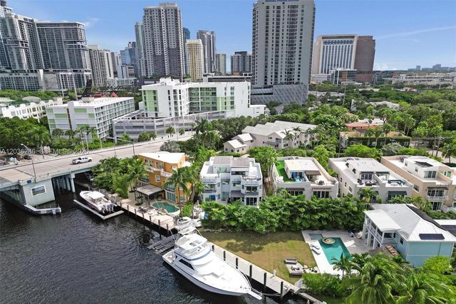 453 SW 5th Ave, Fort Lauderdale, FL 33315