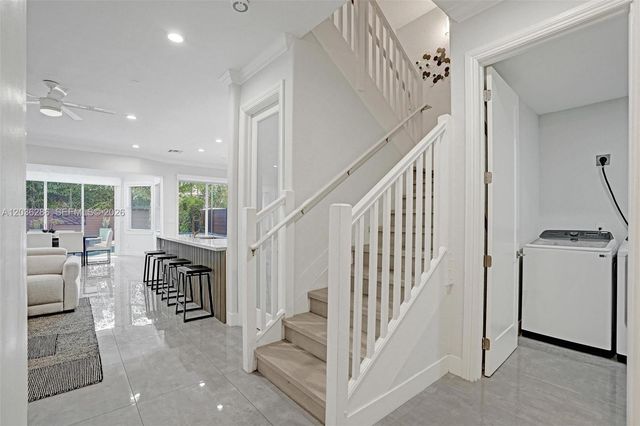 453 SW 5th Ave, Fort Lauderdale, FL 33315