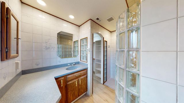 1142 Mammoth Dr, Manteca, CA 95337