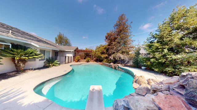 1142 Mammoth Dr, Manteca, CA 95337