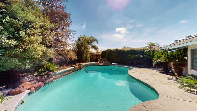 1142 Mammoth Dr, Manteca, CA 95337