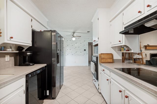 4700 Creekside Drive, Arlington, TX 76013