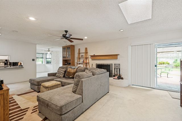 4700 Creekside Drive, Arlington, TX 76013