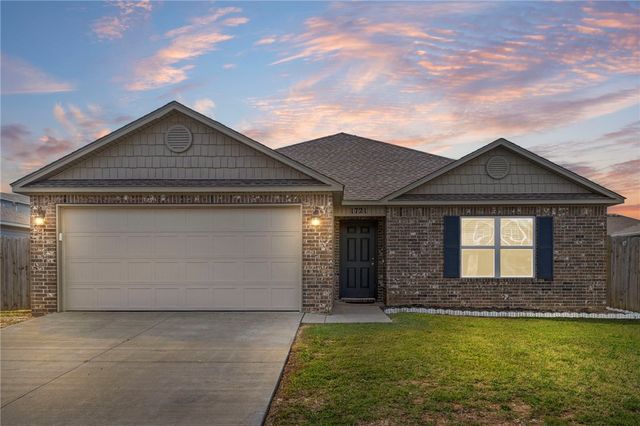 1721 Hermitage Drive, Centerton, AR 72719