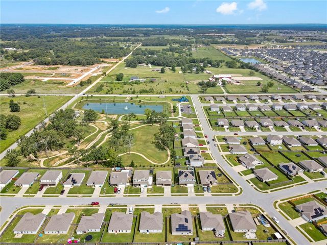 1721 Hermitage Drive, Centerton, AR 72719