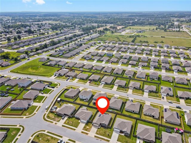 1721 Hermitage Drive, Centerton, AR 72719