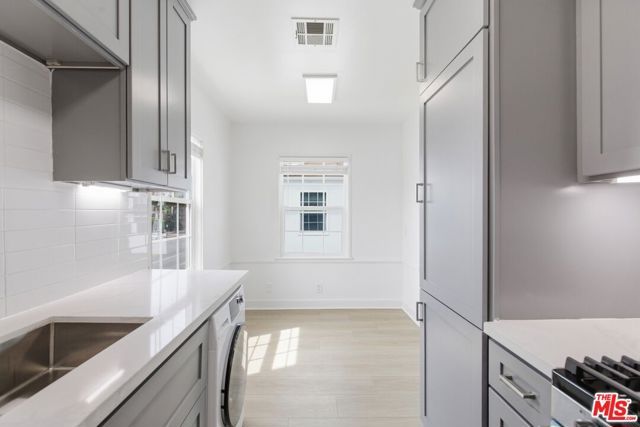 8613 W Olympic Boulevard, Los Angeles, CA 90035