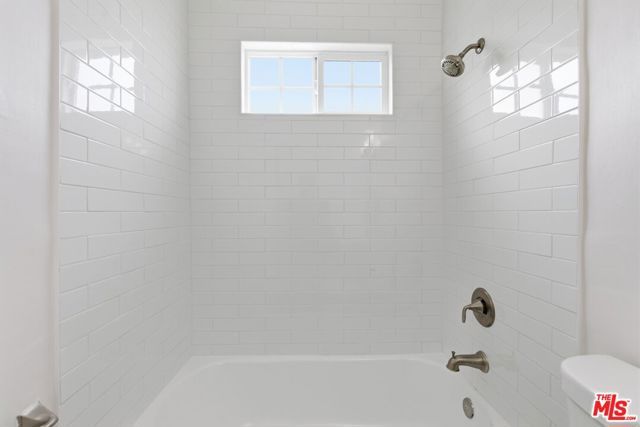 8613 W Olympic Boulevard, Los Angeles, CA 90035