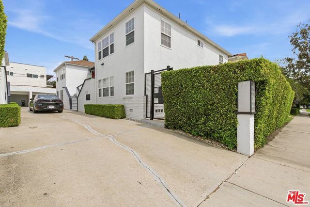 8613 W Olympic Boulevard, Los Angeles, CA 90035