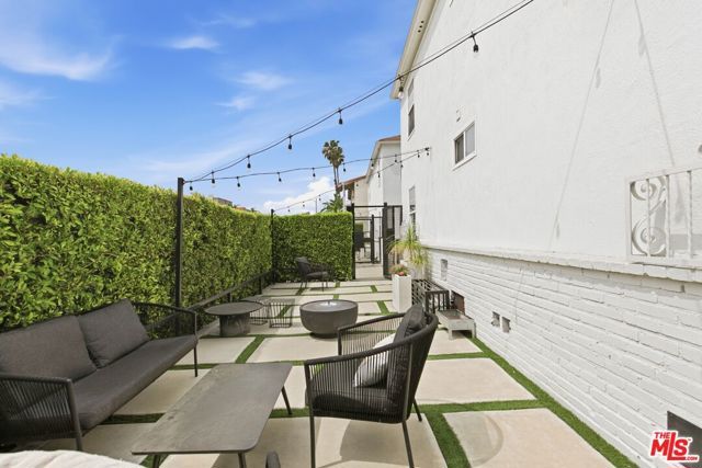 8613 W Olympic Boulevard, Los Angeles, CA 90035
