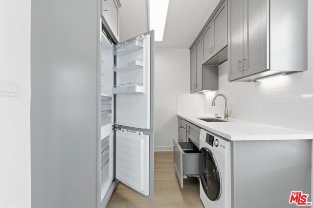 8613 W Olympic Boulevard, Los Angeles, CA 90035