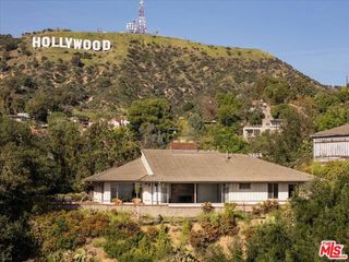 3200 Deronda Drive, Los Angeles, CA 90068