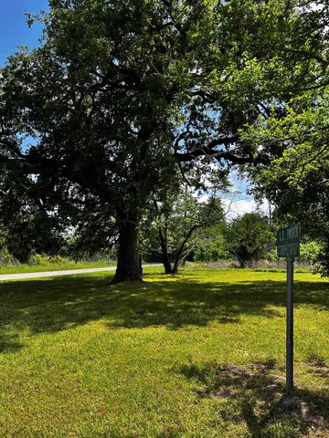 13894 S CR 317, Mount Enterprise, TX 75681