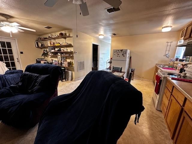 13894 S CR 317, Mount Enterprise, TX 75681