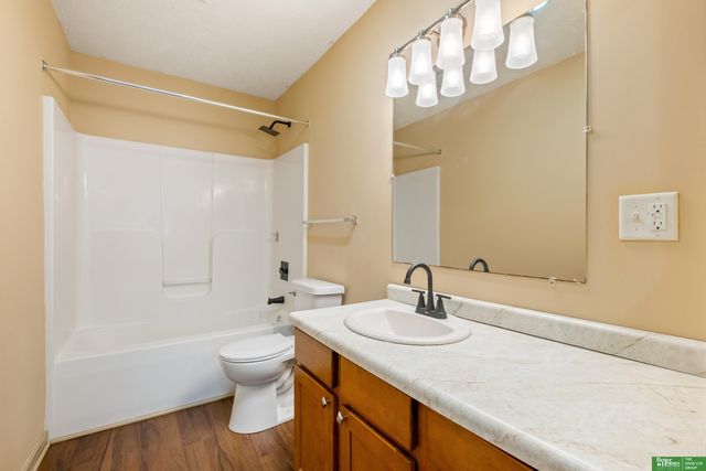 4205 Lake Street, Omaha, NE 68111