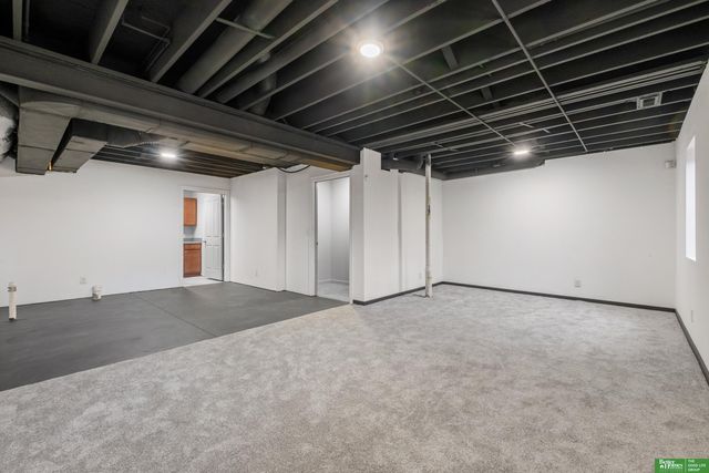 4205 Lake Street, Omaha, NE 68111