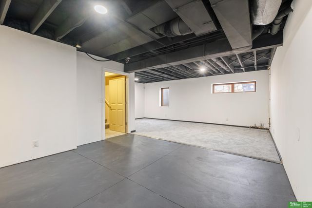 4205 Lake Street, Omaha, NE 68111